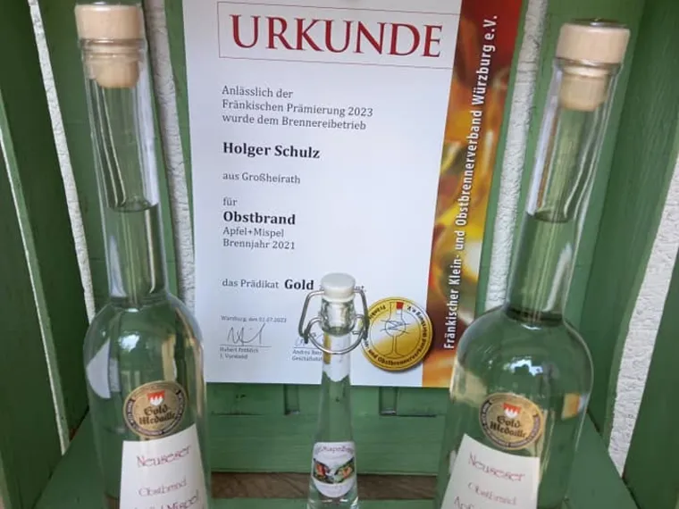 Goldurkunde für den Obstbrand aus Apfel und Mispel